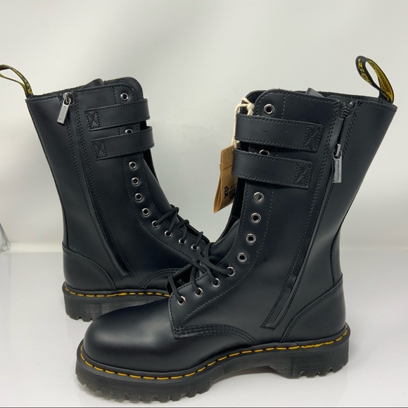 12 eye doc martens